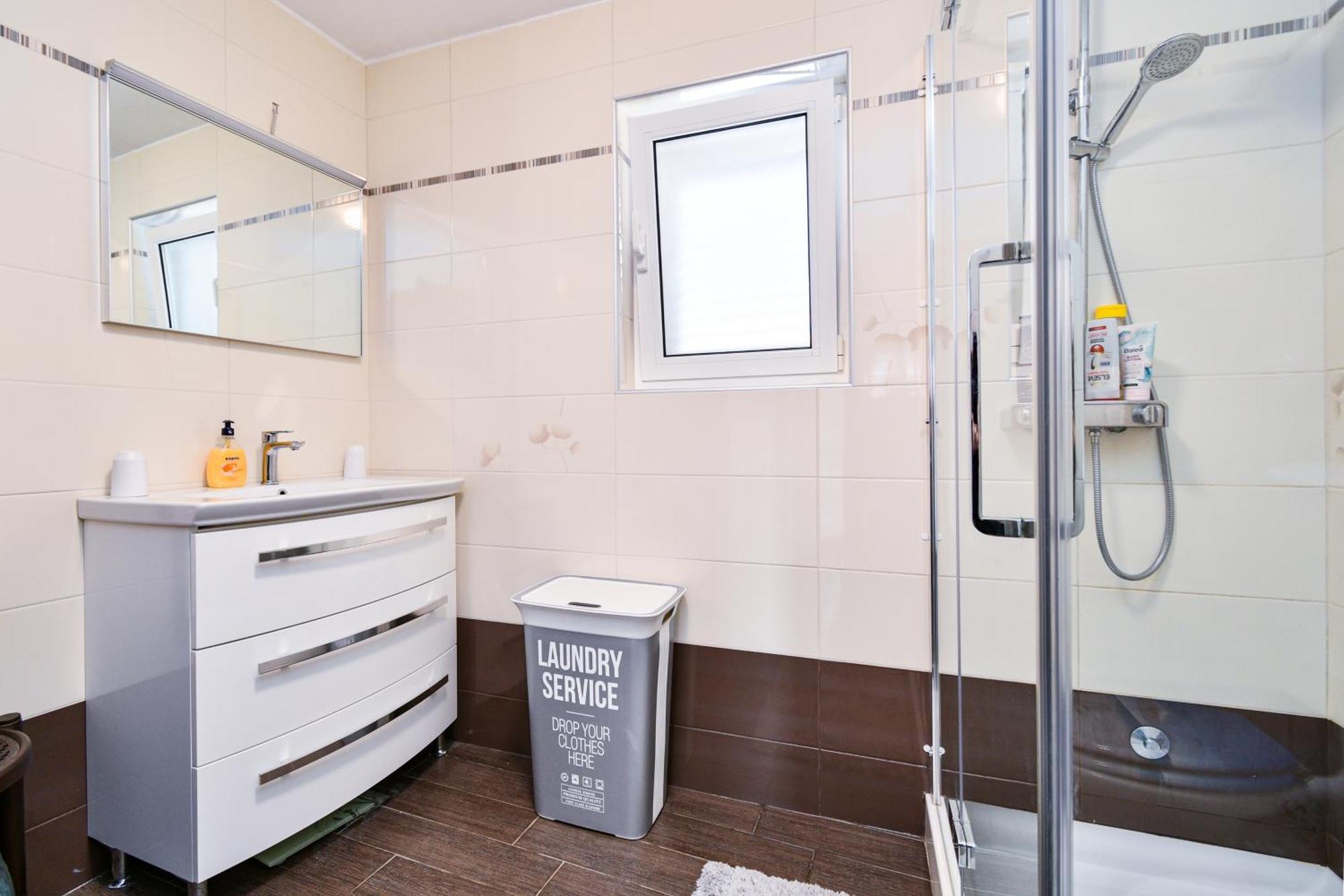 Apartman Lavanda Sa Bazenom I Okucnicom 4* Hreljin Kültér fotó