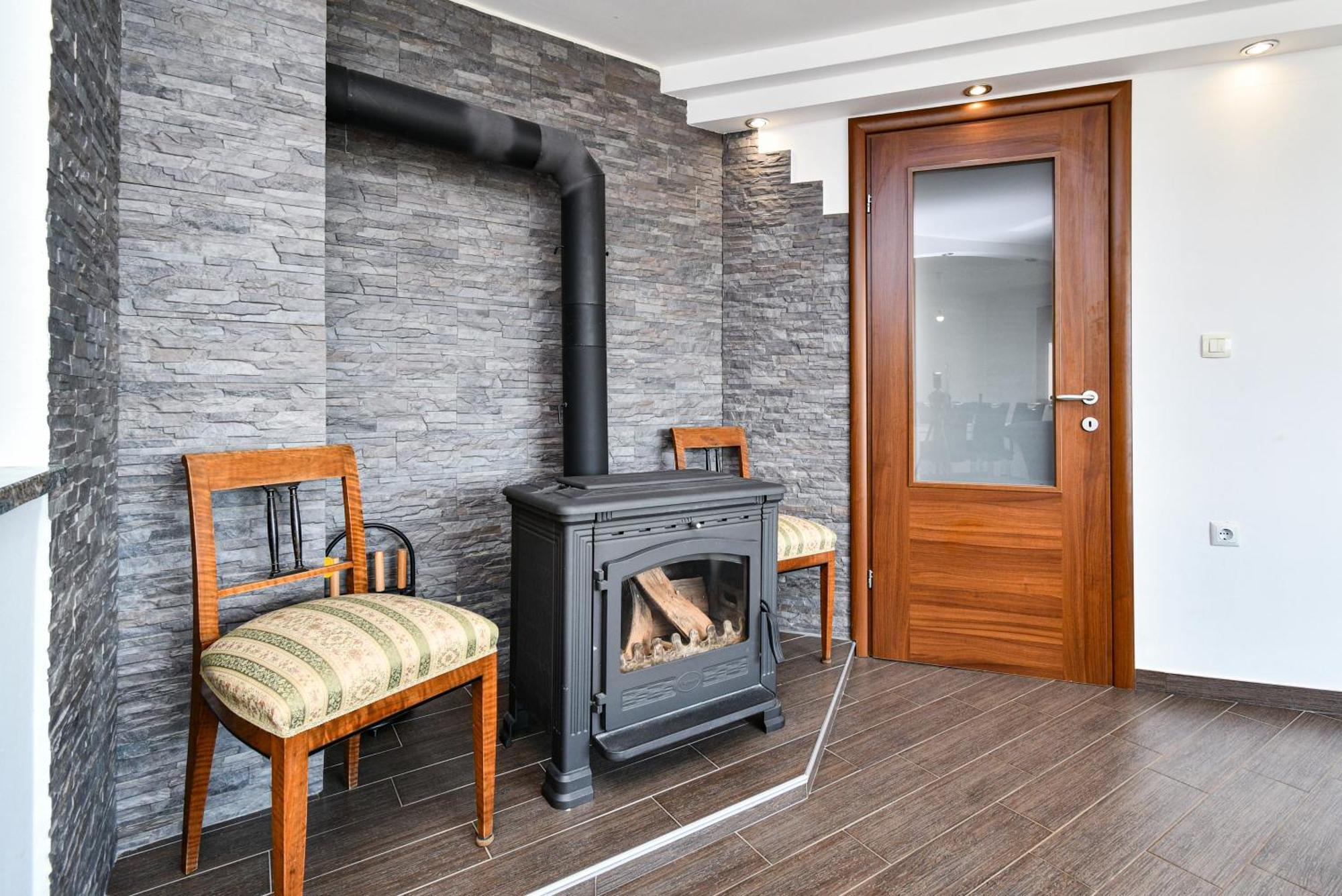 Apartman Lavanda Sa Bazenom I Okucnicom 4* Hreljin Kültér fotó